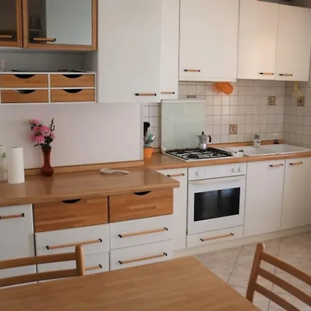 Cozy Charm Near The Beach-beahost * Бібіоне