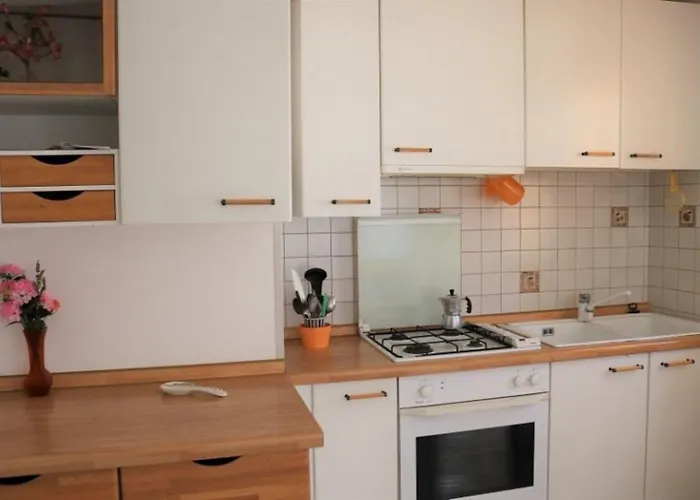 Апартаменти Cozy Charm Near The Beach-beahost *