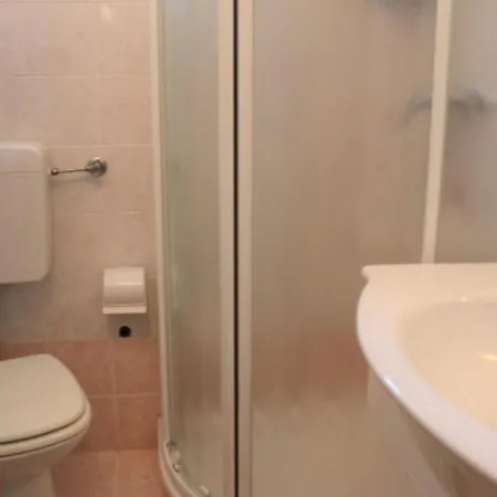 Cozy Charm Near The Beach-beahost Daire