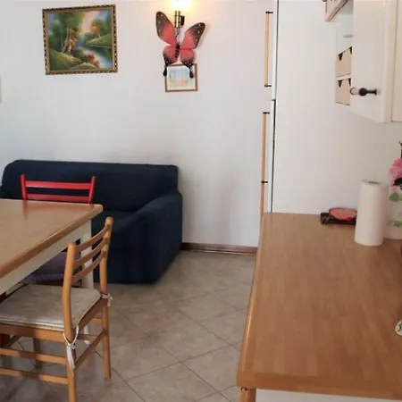 Cozy Charm Near The Beach-beahost Daire