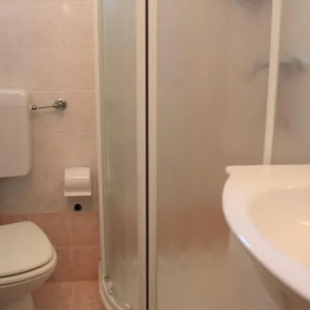 Apartment Cozy Charm Near The Beach-beahost *